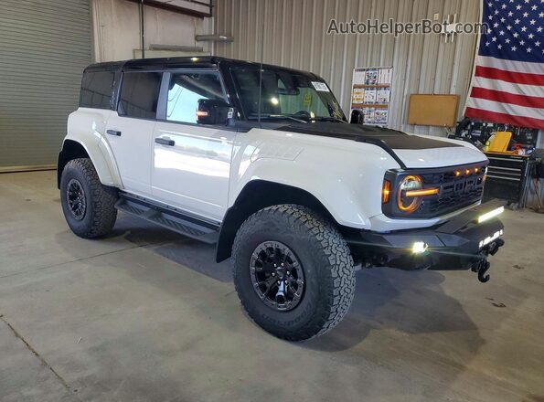 1FMEE0RR9RLB00792 2024 FORD BRONCO White Delantero derecho