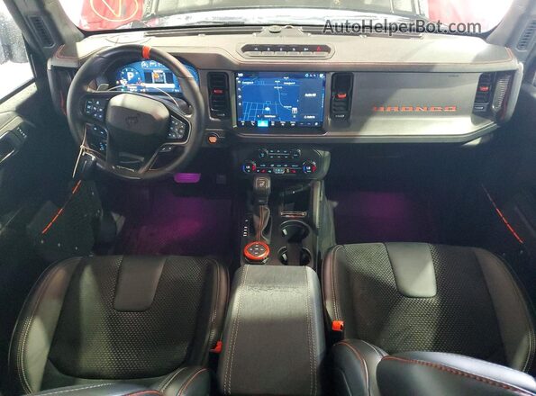 1FMEE0RR9SLB11183 2025 FORD BRONCO Burgundy Vista del salpicadero