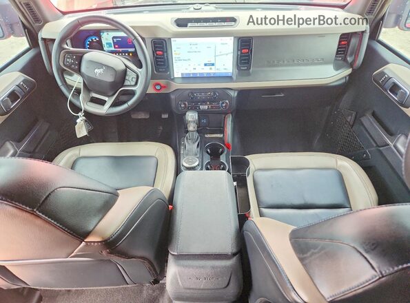 1FMEE2BP9RLA22017 2024 FORD BRONCO Red Widok deski rozdzielczej