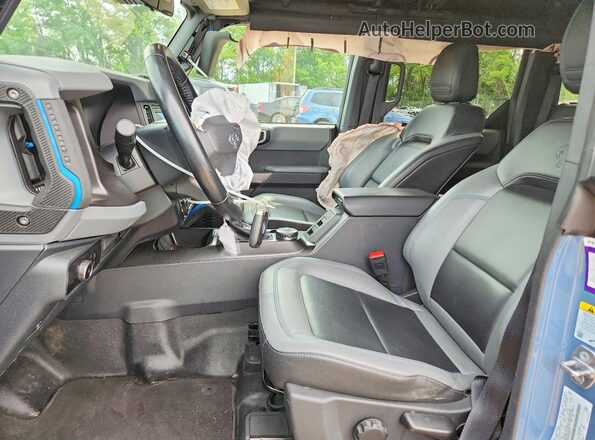 1FMEE5BP4PLB15770 2023 FORD BRONCO Blue Вид салону спереду