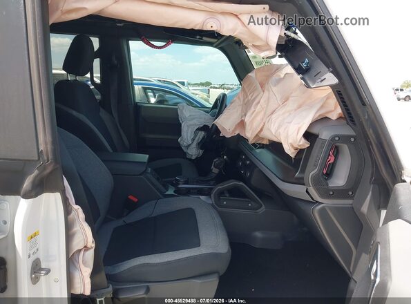 1FMEE5BP5PLB08049 2023 FORD BRONCO Белый Вид салона спереди