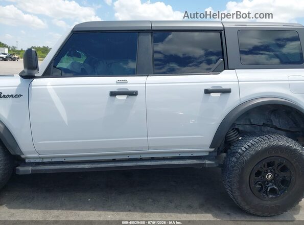 1FMEE5BP5PLB08049 2023 FORD BRONCO Белый 
