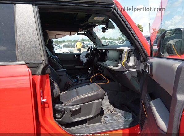 1FMEE5DH0PLB74627 2023 FORD BRONCO Red Widok wnętrza z przodu