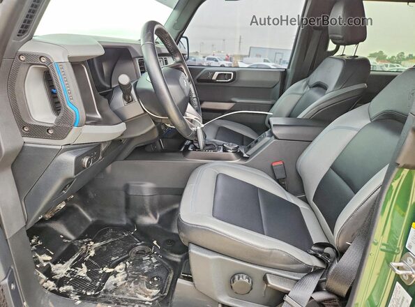 1FMEE5DH2NLA80763 2022 FORD BRONCO Зеленый Вид салона спереди