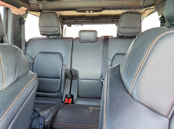 1FMEE5DH9NLB07800 2022 FORD BRONCO Gray Widok tylnych siedzeń