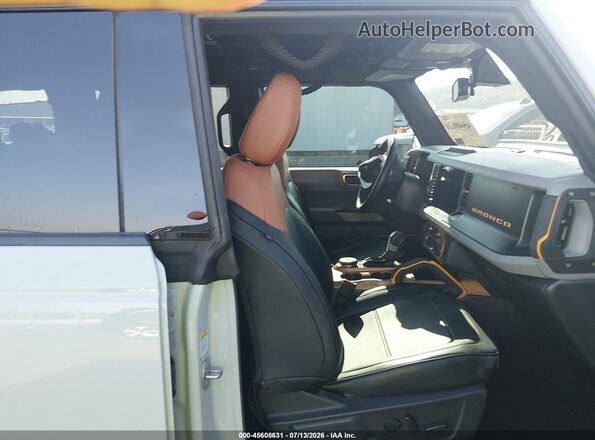 1FMEE5DP3NLB71385 2022 FORD BRONCO Silver წინა სალონის ხედი