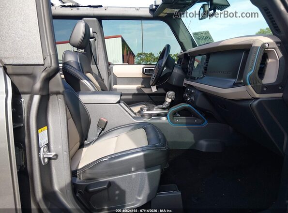 1FMEE5DP3PLB51396 2023 FORD BRONCO Gray წინა სალონის ხედი