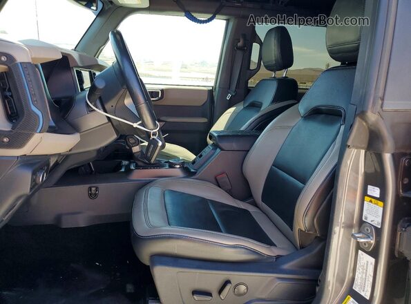 1FMEE5DP4NLB30442 2022 FORD BRONCO Gray Front interior view