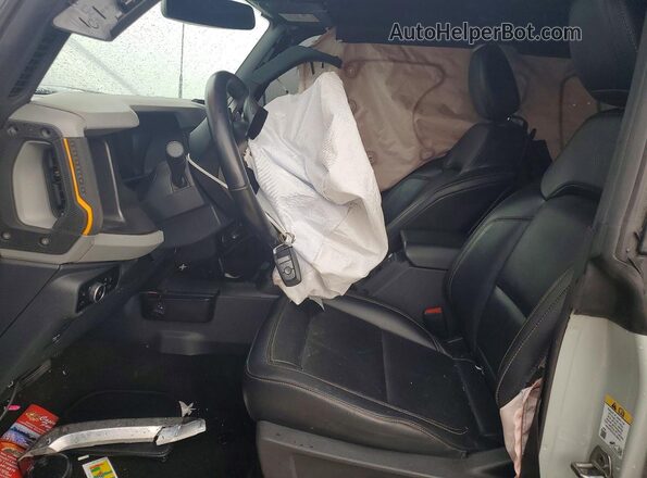 1FMEE5DP6PLC13163 2023 FORD BRONCO Green Front interior view