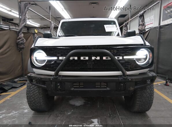 1FMEE5DP7NLB16499 2022 FORD BRONCO White Front view