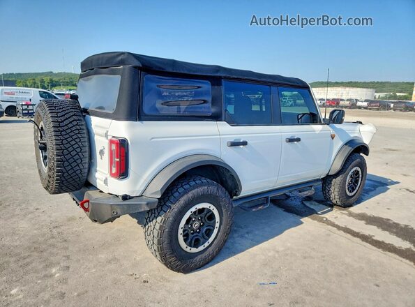 1FMEE5DPXMLA92715 2021 FORD BRONCO Белый Задняя правая четверть