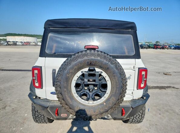 1FMEE5DPXMLA92715 2021 FORD BRONCO Белый Вид сзади