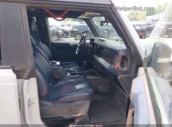 1FMEE5JR2PLB92169 2023 FORD BRONCO Gray Вид салону спереду