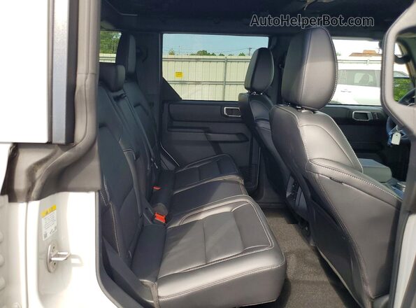 1FMEE8BP1TLA54180 2026 FORD BRONCO Gray Widok tylnych siedzeń