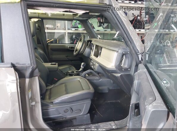1FMEE8BP9SLB01258 2025 FORD BRONCO Brown Widok wnętrza z przodu