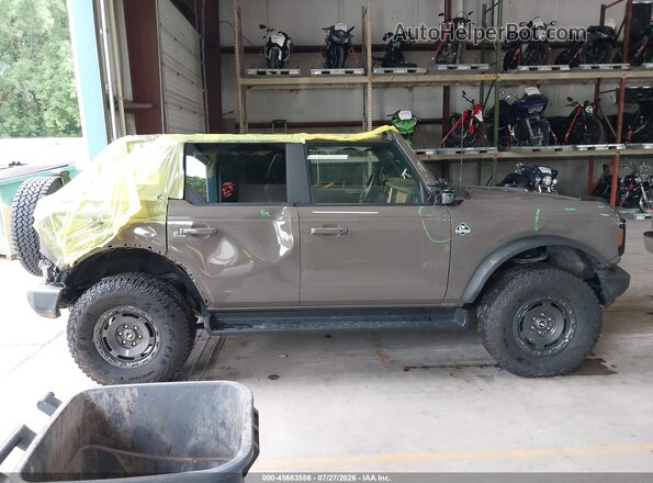 1FMEE8BP9SLB01258 2025 FORD BRONCO Brown Widok wnętrza z tyłu