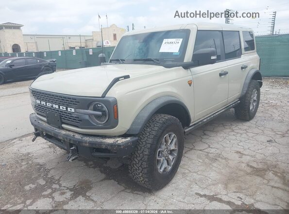 1FMEE9BP2SLB03102 2025 FORD BRONCO Tan Vista tres cuartos delantera izquierda
