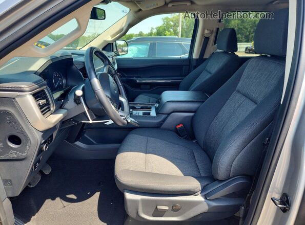 1FMJK1H83REA54550 2024 FORD EXPEDITION Серебряный Вид салона спереди