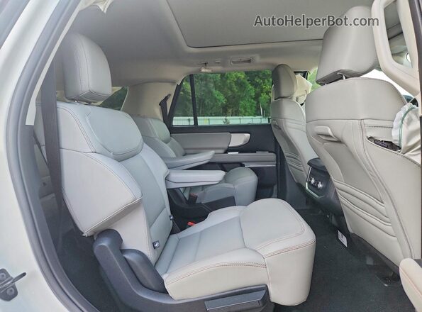 1FMJU1H83SEA20060 2025 FORD EXPEDITION Белый Вид задней части салона