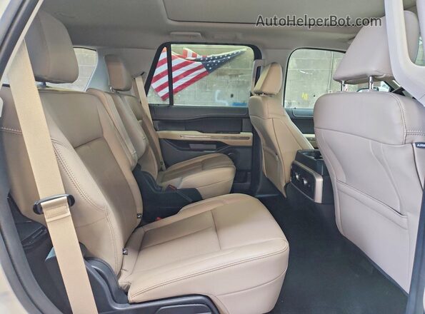 1FMJU1H86REB08000 2024 FORD EXPEDITION White Вид задньої частини салону
