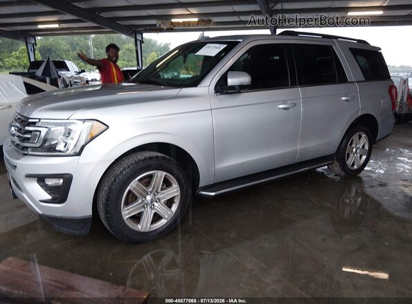 1FMJU1HT4JEA70324 2018 FORD EXPEDITION Silver Przód lewy