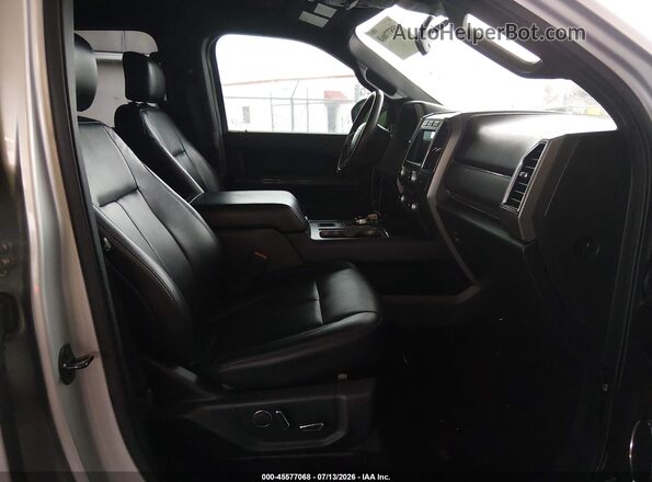 1FMJU1HT4JEA70324 2018 FORD EXPEDITION Silver Widok wnętrza z przodu