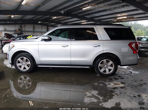 1FMJU1HT4JEA70324 2018 FORD EXPEDITION Silver Widok wnętrza 360 stopni