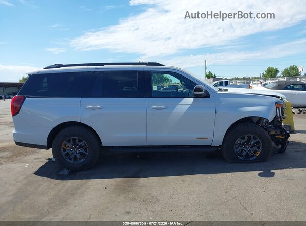 1FMJU1RG3TEA35925 2026 FORD EXPEDITION White Rear interior view