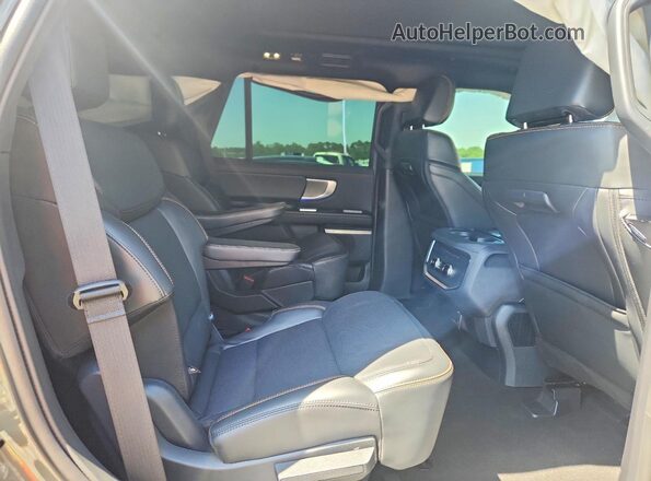 1FMJU1RGXSEA52994 2025 FORD EXPEDITION Green Вид задньої частини салону