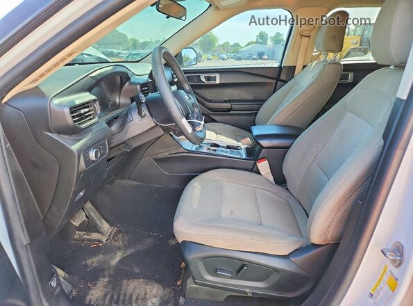 1FMSK7BH4MGB28491 2021 FORD EXPLORER White Widok wnętrza z przodu