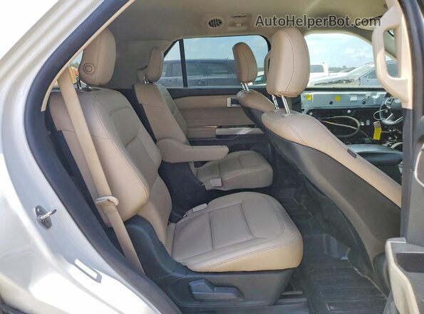 1FMSK7DH0LGC45481 2020 FORD EXPLORER White Widok wnętrza z tyłu