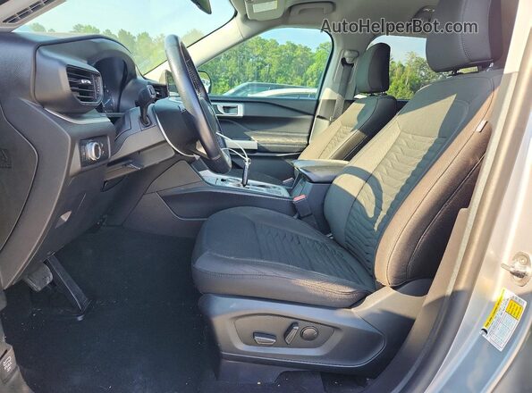 1FMSK7DH0MGA67329 2021 FORD EXPLORER Silver წინა სალონის ხედი