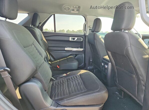 1FMSK7DH0MGA67329 2021 FORD EXPLORER Silver უკანა სალონის ხედი