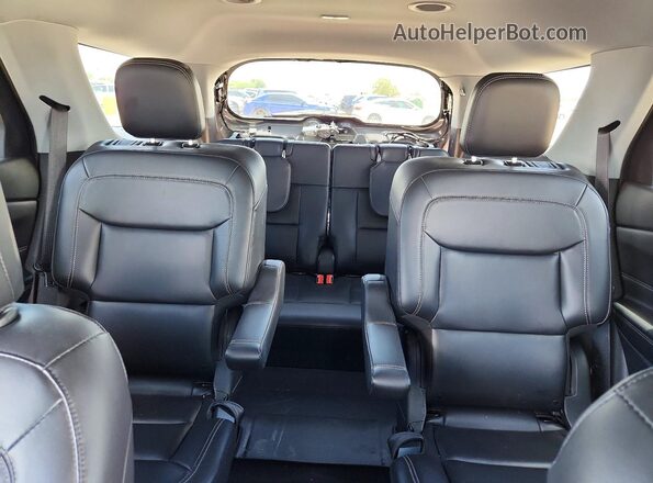 1FMSK7DH0NGA14390 2022 FORD EXPLORER Gray Widok tylnych siedzeń