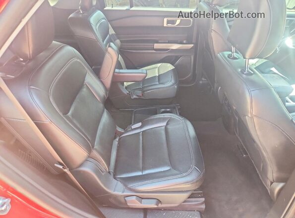 1FMSK7DH1MGA48756 2021 FORD EXPLORER Красный Вид задней части салона