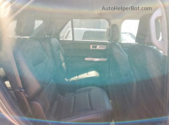 1FMSK7DH2RGA76931 2024 FORD EXPLORER Gray Widok wnętrza z tyłu