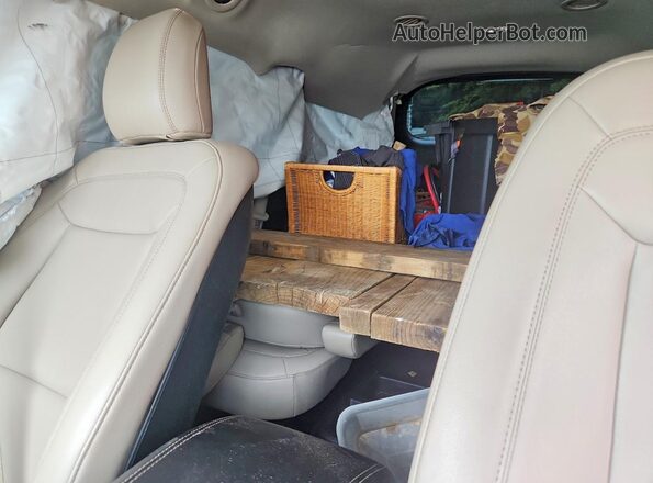 1FMSK7DH6LGA15329 2020 FORD EXPLORER Gray Widok tylnych siedzeń