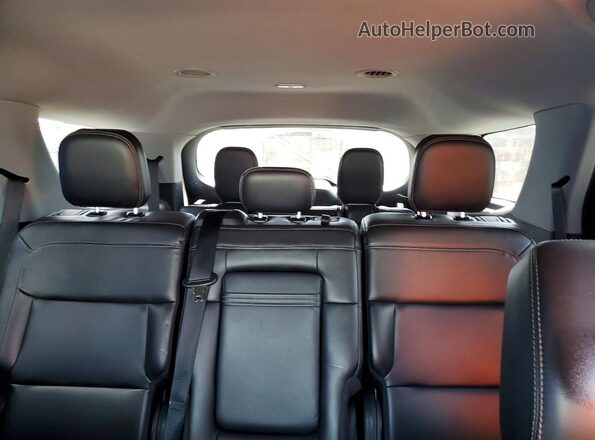 1FMSK7DH7RGA04543 2024 FORD EXPLORER Silver უკანა სავარძლების ხედი
