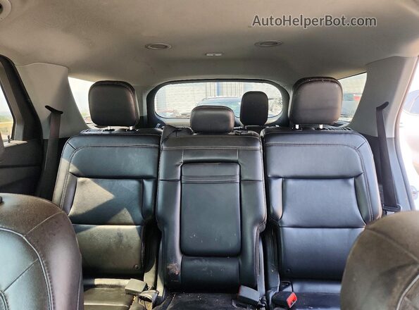 1FMSK7DH8PGB72303 2023 FORD EXPLORER White Widok tylnych siedzeń