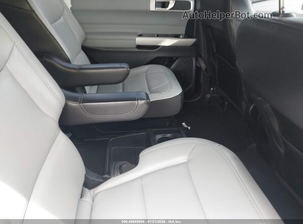 1FMSK7DHXMGA67340 2021 FORD EXPLORER Silver Widok naklejki z numerem VIN