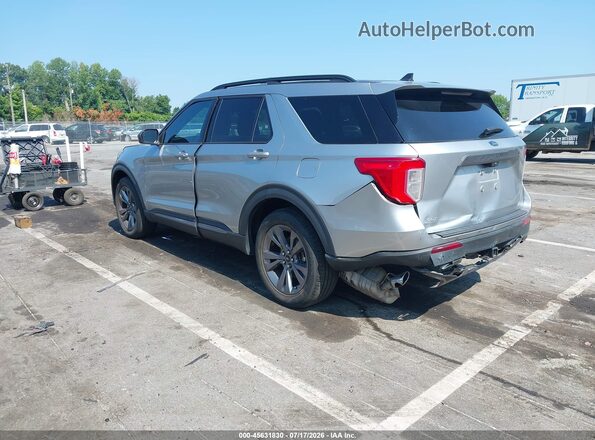 1FMSK7DHXNGC41070 2022 FORD EXPLORER Silver Trasero izquierdo