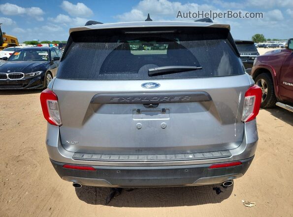 1FMSK7DHXRGA45314 2024 FORD EXPLORER Silver Rear view