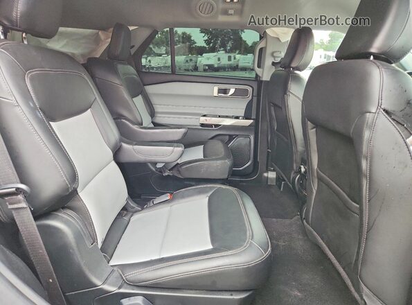 1FMSK7DHXRGA90348 2024 FORD EXPLORER Silver Вид задніх сидінь
