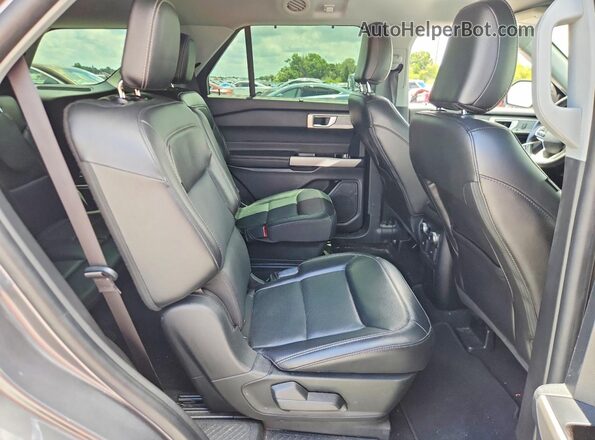 1FMSK7FH1NGA32796 2022 FORD EXPLORER Серый Вид задней части салона