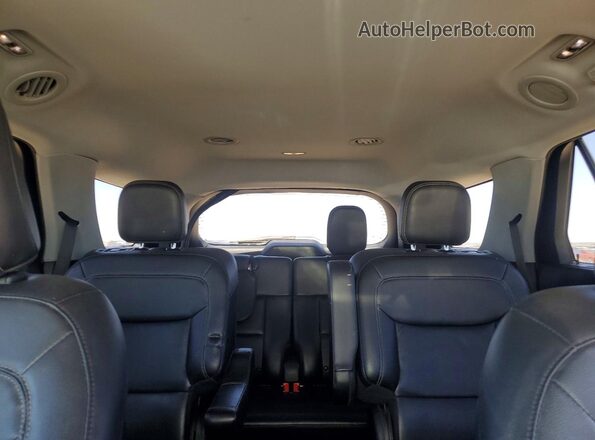 1FMSK7FH5MGA85502 2021 FORD EXPLORER White Հետևի նստատեղերի տեսք