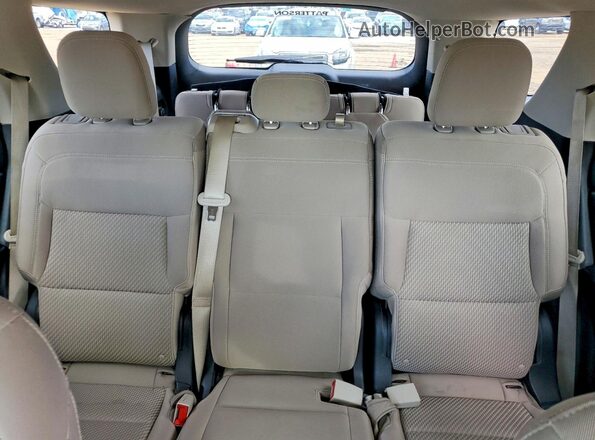 1FMSK8BH0MGA61488 2021 FORD EXPLORER Silver Widok tylnych siedzeń
