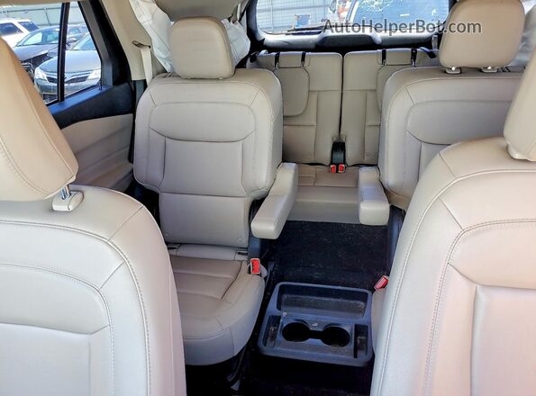 1FMSK8DH1MGA36662 2021 FORD EXPLORER White Rear seats view