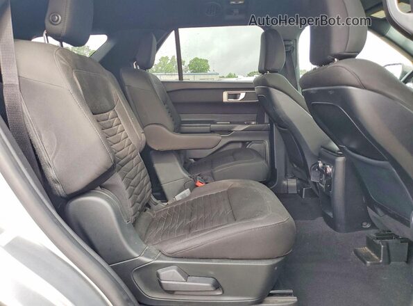 1FMSK8DH2LGA22090 2020 FORD EXPLORER Серебряный Вид задней части салона