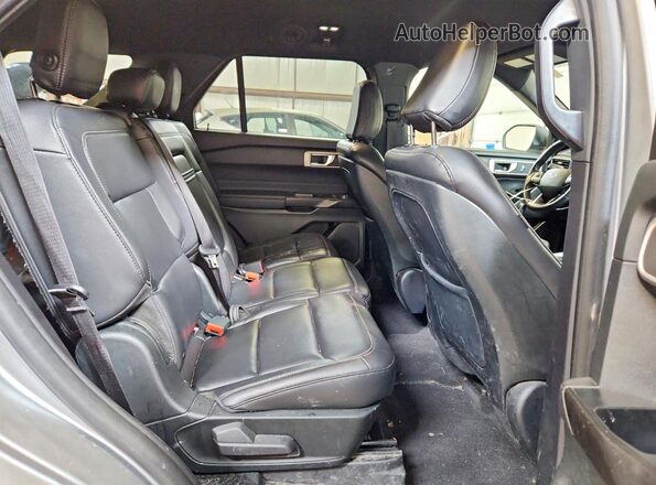 1FMSK8DH2LGB69347 2020 FORD EXPLORER Silver Rear interior view