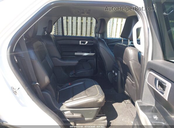 1FMSK8DH2MGA49209 2021 FORD EXPLORER White Widok naklejki z numerem VIN